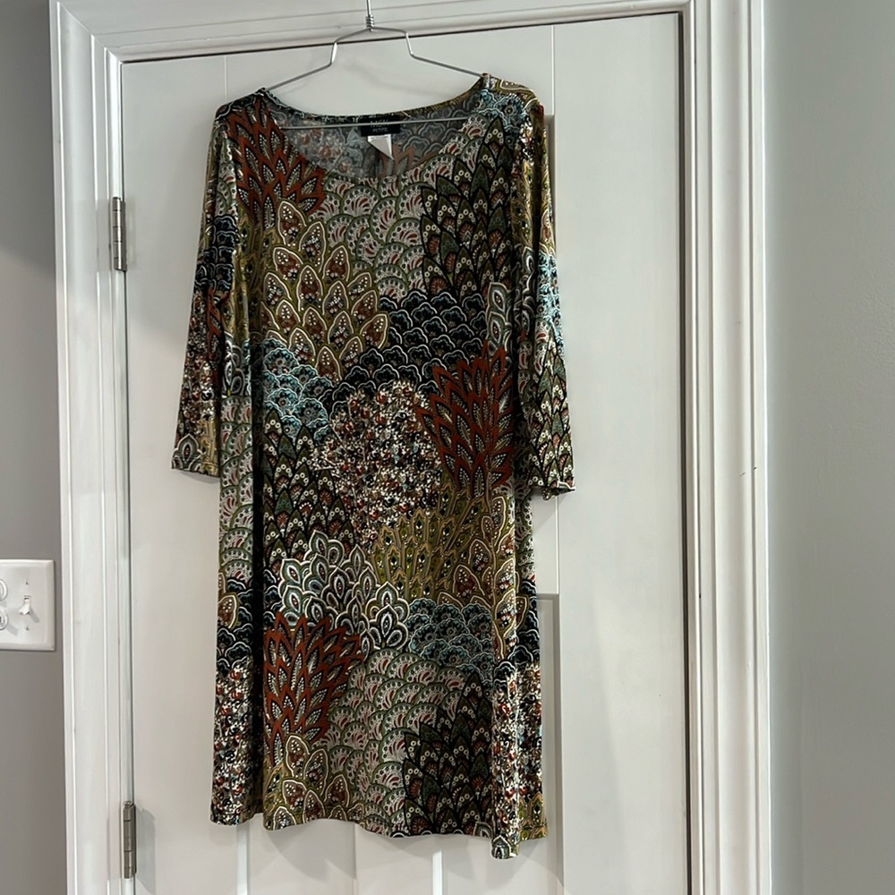 3/4 sleeve dress that sits right above knee